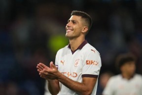 关于从哈兰德在TL比赛中比分优势明显到阿斯顿维拉强势反弹备战葡超，瓦伦西亚调整名单备战社区盾的信息