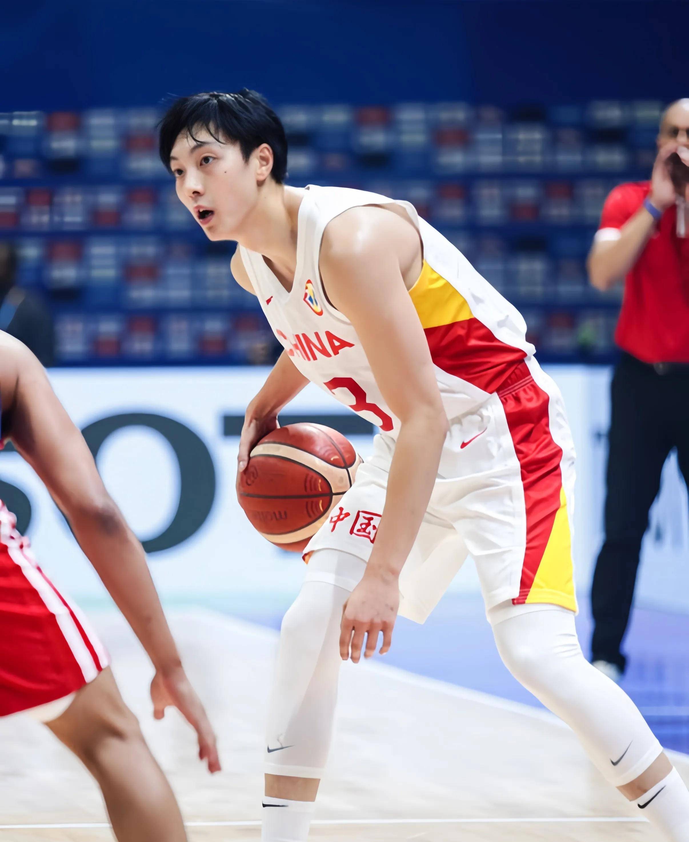 赛地聚焦——国王杯关键时刻热度飙升,广州队调整名单,震撼外界,训练强度明显提升 赛地聚焦——国王杯关键时刻热度飙升,广州队调整名单,震撼外界,训练强度明显提升